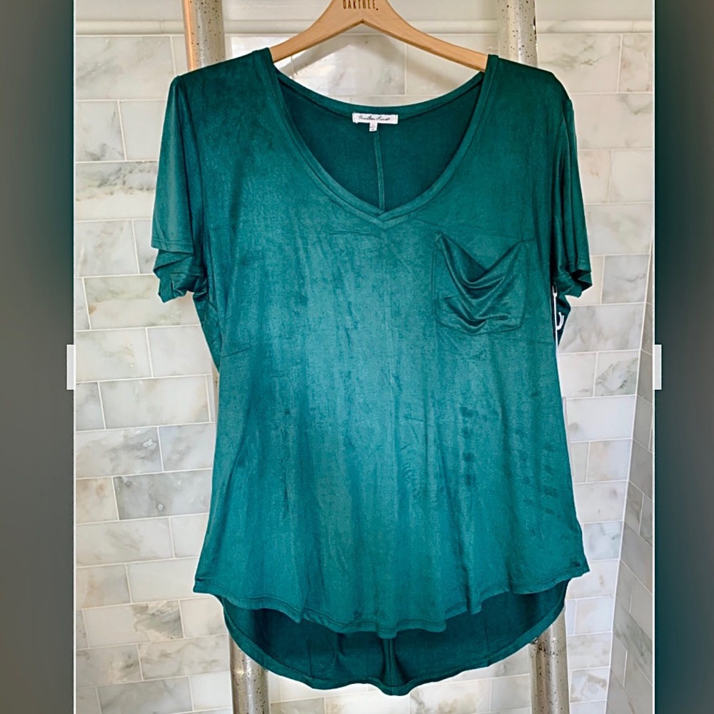 NWT Faux Suede Top 💚